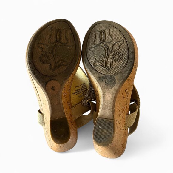 St. John’s Bay SJB Ante Gold Wedge T-Strap Sandals Size 5 Boho Casual Metallic - Picture 11 of 13